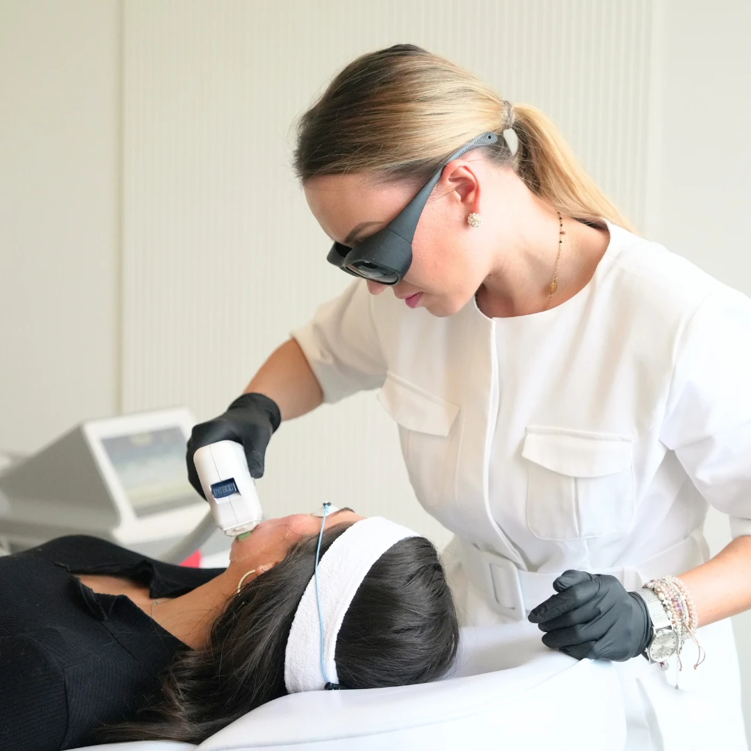 Recepcja i atmosfera premium w klinice